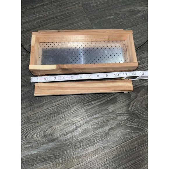 Wood/cedar picnic Table Hanging bird feeder - Picture 6 of 8